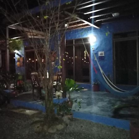 Гостевой дом The Blue House Panama Чаме Экстерьер фото
