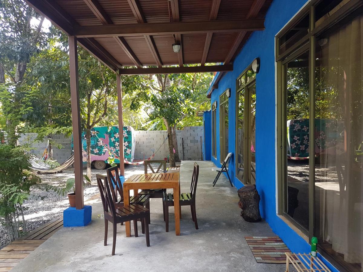 Гостевой дом The Blue House Panama Чаме Экстерьер фото